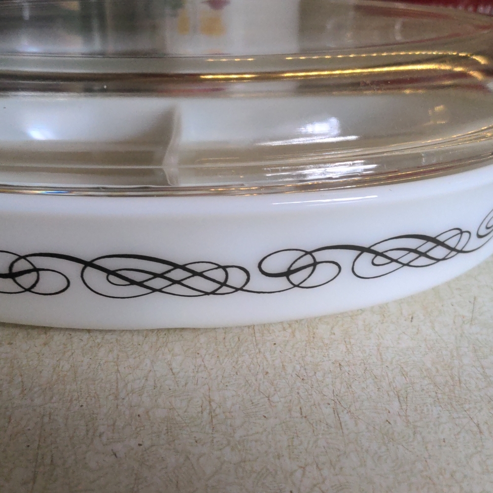 2 Pyrex Casserole - Picture 6 of 7